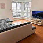 Lovely 1 Bedroom Apartment 10 Min Walk From Excel