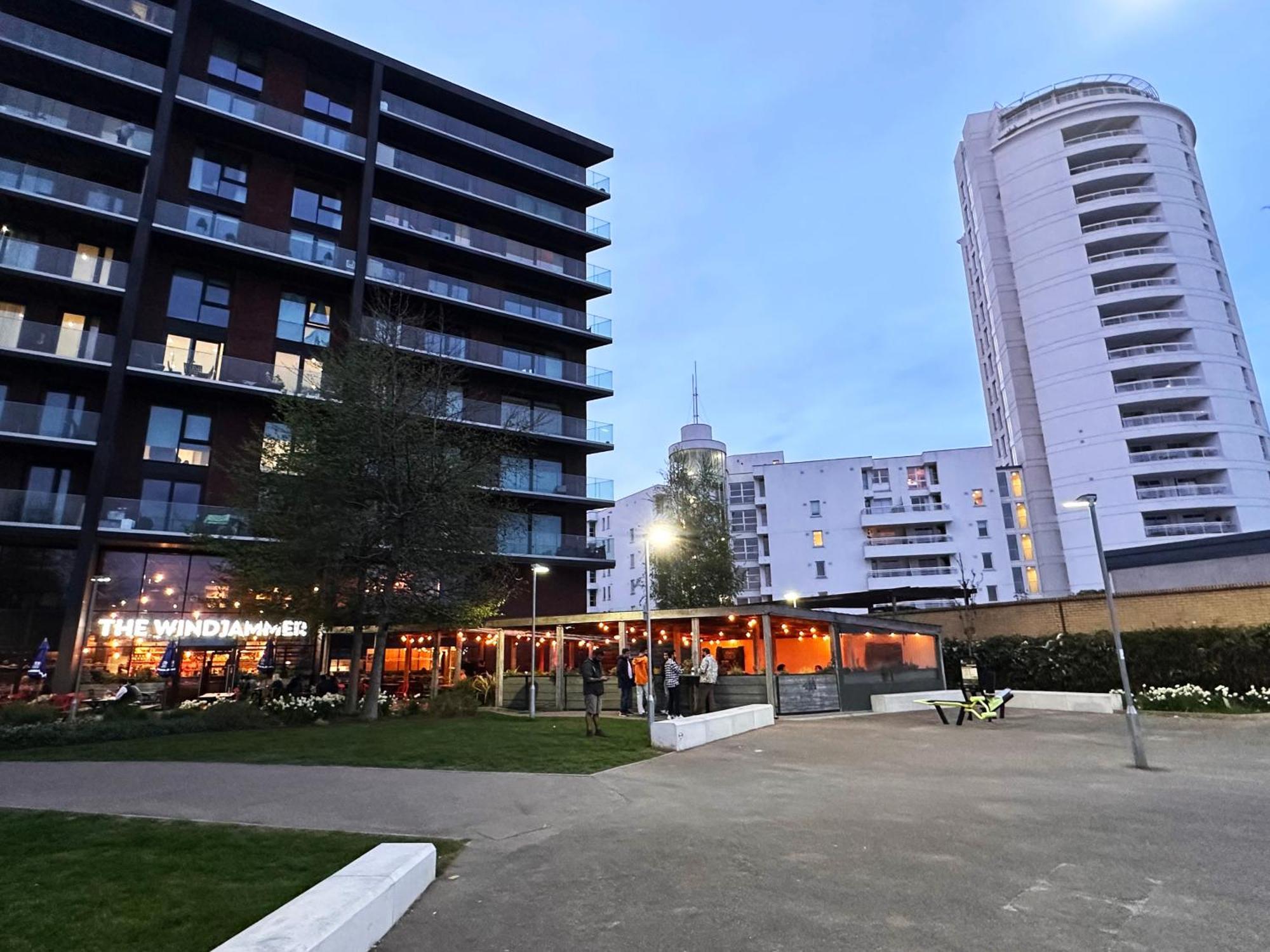 Lovely 1 Bedroom Apartment 10 Min Walk From Excel *