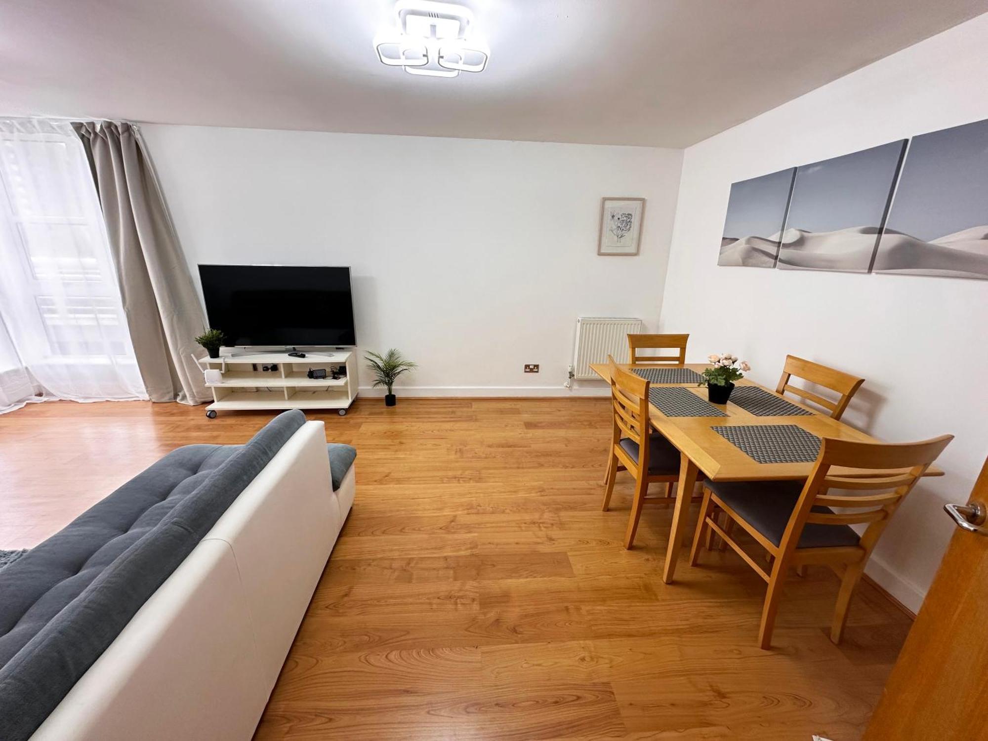 Lovely 1 Bedroom Apartment 10 Min Walk From Excel *