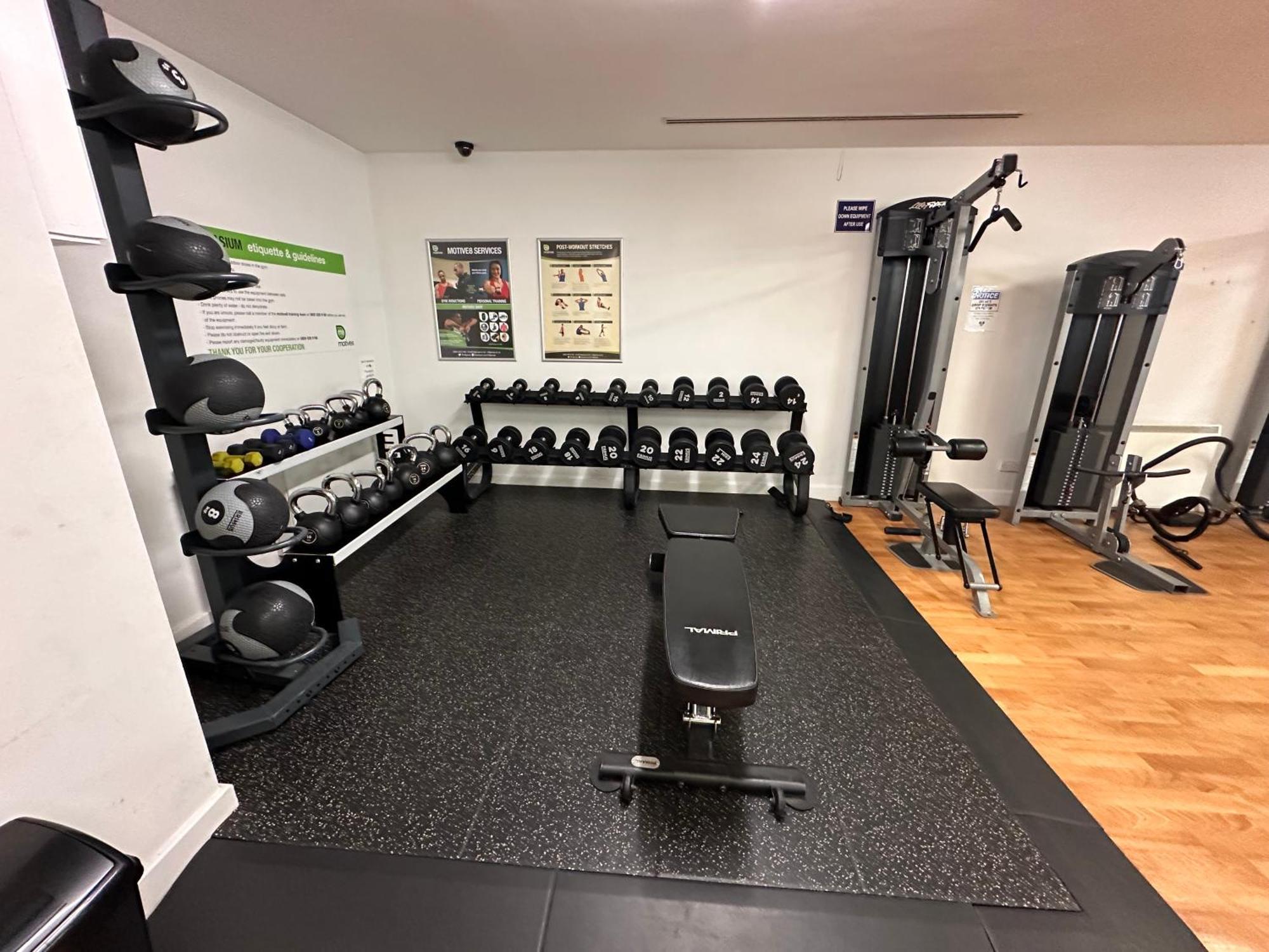 Lovely 1 Bedroom Apartment 10 Min Walk From Excel Apartment *
